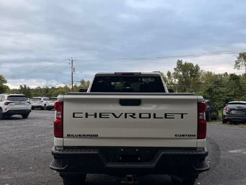 Used 2024 Chevrolet Silverado 2500 Custom w/ Custom Convenience Package AWD/4WD image 4