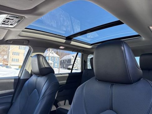 Used 2025 Toyota Grand Highlander Limited image 23