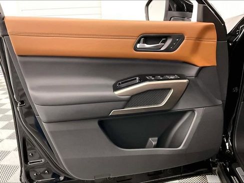 New 2025 Nissan Pathfinder Platinum w/ Lighting Package (N93) image 29