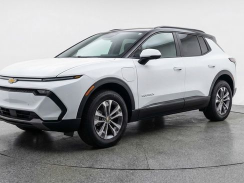 Used 2025 Chevrolet Equinox LT image 3