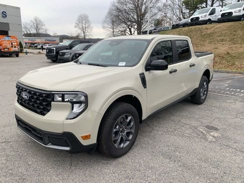 New 2025 Ford Maverick XLT w/ XLT Luxury Package image 4