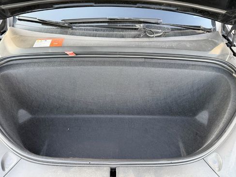 Used 2018 Tesla Model X 75D image 25