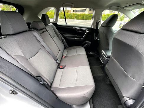 Used 2024 Toyota RAV4 XLE AWD/4WD image 19