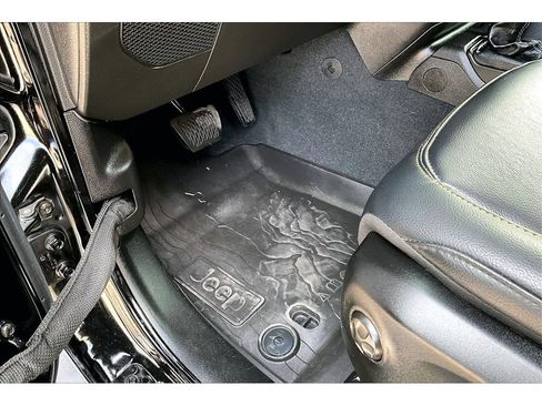 Certified 2024 Jeep Wrangler Unlimited Sahara AWD/4WD image 29