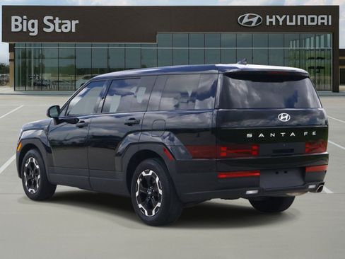 Certified 2025 Hyundai Santa Fe SE FWD image 3