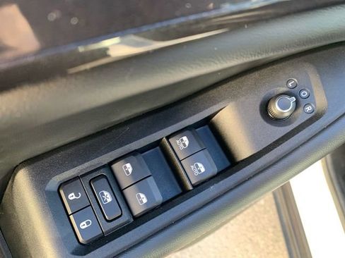 Used 2023 Jeep Grand Cherokee Altitude image 23