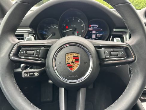Certified 2025 Porsche Macan AWD/4WD image 26