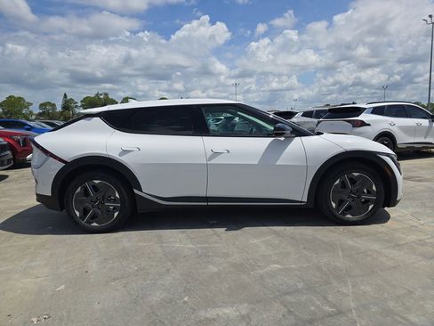 New 2026 Kia EV6 Light RWD image 9
