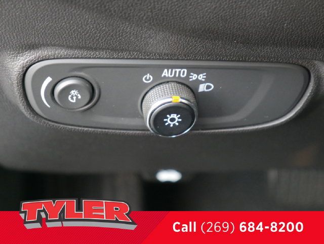 Used 2023 Chevrolet Equinox RS w/ RS Leather Package AWD/4WD image 22