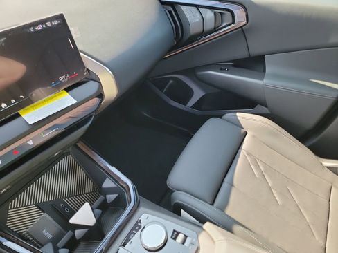 Certified 2025 BMW X3 xDrive30i w/ Premium Package image 17