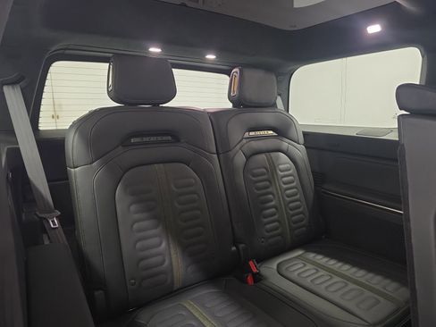 Used 2024 Rivian R1S Adventure AWD/4WD image 25