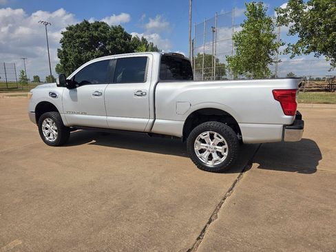 Used 2016 Nissan Titan SL RWD image 5