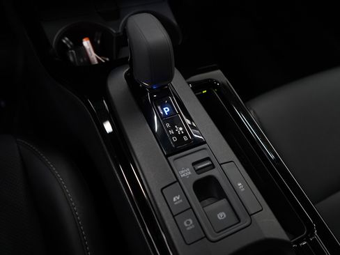 Used 2025 Toyota Prius XLE image 22