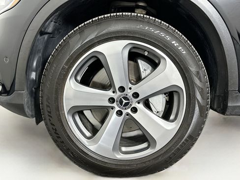 Used 2022 Mercedes-Benz GLC 300 4MATIC w/ Premium Package Lite image 11