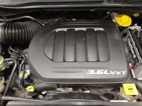 Used 2017 Dodge Grand Caravan SXT w/ Driver Convenience Group FWD image 30