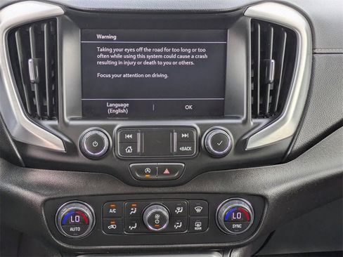 Used 2024 GMC Terrain SLT image 19