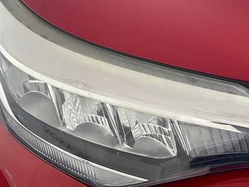 Used 2021 Toyota C-HR XLE image 9