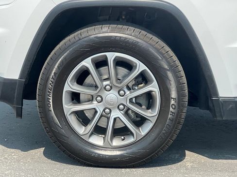 Used 2015 Jeep Grand Cherokee Limited w/ Trailer Tow Group IV AWD/4WD image 27