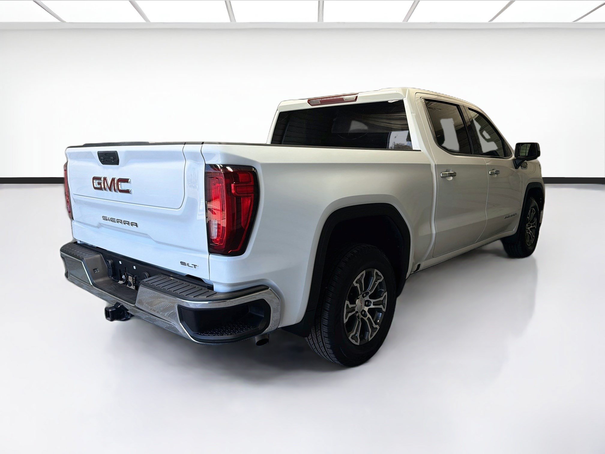 Used 2025 GMC Sierra 1500 SLT RWD image 4