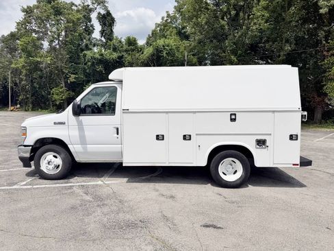 Used 2021 Ford E-350 and Econoline 350 Super Duty w/ Power Windows & Locks Group RWD image 8