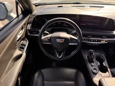 Used 2024 Cadillac XT4 Premium Luxury image 18
