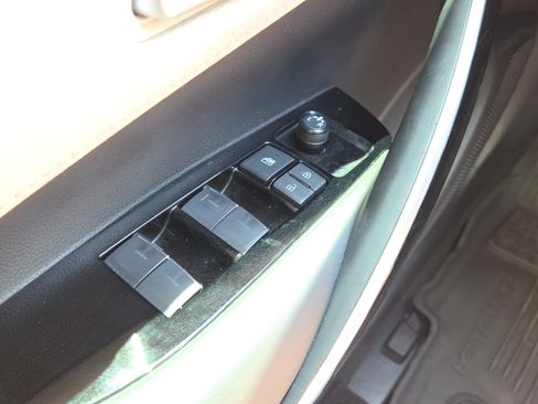 Used 2025 Toyota Corolla XSE FWD image 18