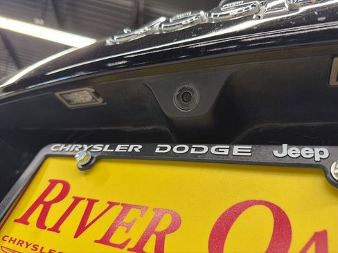 Used 2020 Jeep Grand Cherokee Laredo RWD image 6