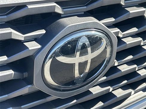 Used 2023 Toyota Tacoma TRD Sport image 9