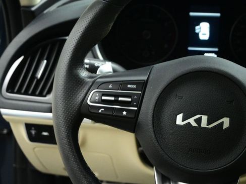 Certified 2022 Kia Stinger GT1 image 4