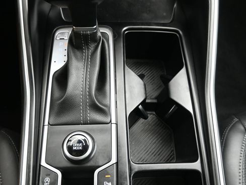 Used 2024 Kia Sorento EX w/ Panoramic Sunroof Package image 20