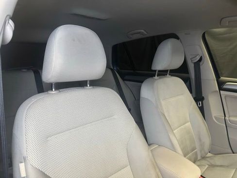 Used 2016 Volkswagen Golf S FWD image 14