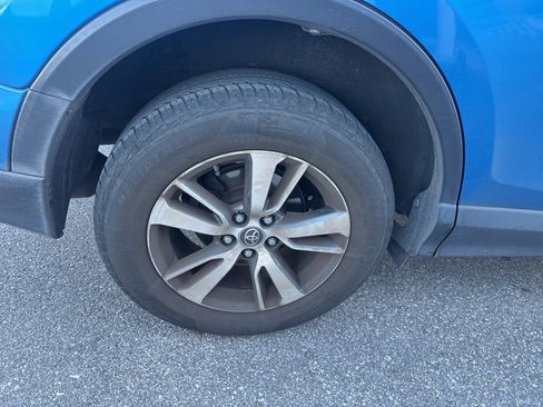 Used 2018 Toyota RAV4 XLE image 12