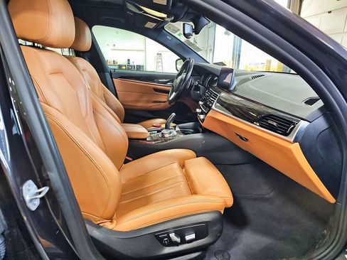 Used 2019 BMW 530i xDrive w/ Premium Package AWD/4WD image 16