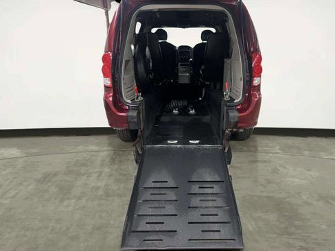 Used 2015 Dodge Grand Caravan SE FWD image 6