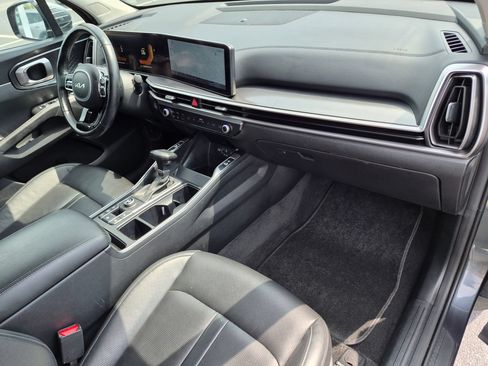 Used 2024 Kia Sorento S FWD image 37
