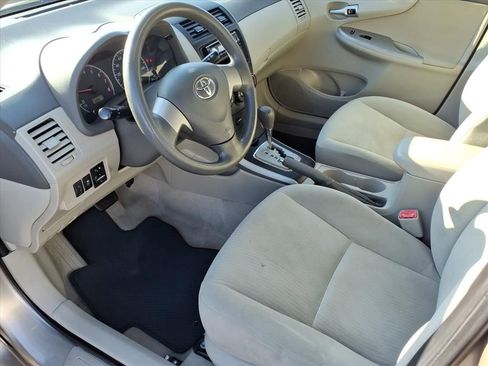 Used 2010 Toyota Corolla LE image 11