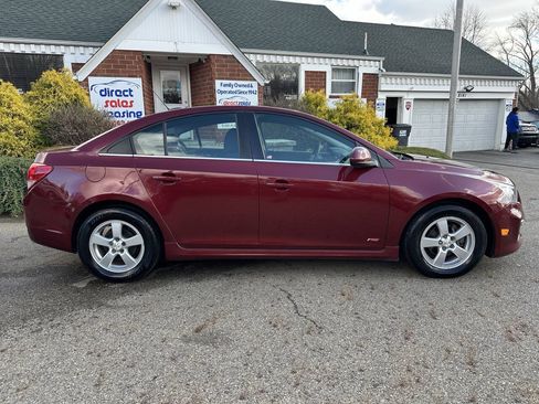 Used 2015 Chevrolet Cruze LT w/ Sun And Sound Package FWD image 9