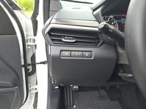 Used 2025 Nissan Altima 2.5 SV FWD image 11