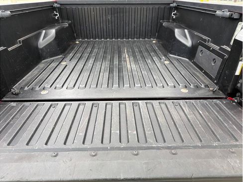 Used 2021 Toyota Tacoma SR AWD/4WD image 13