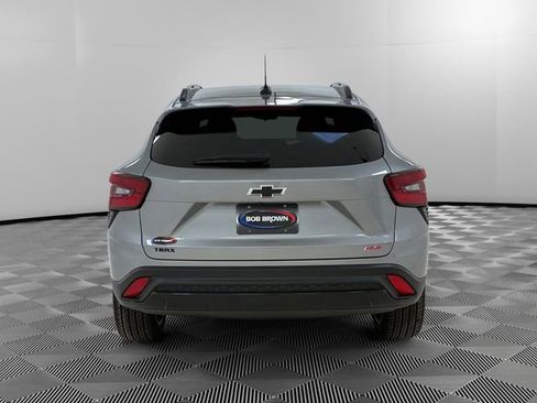 Used 2024 Chevrolet Trax RS w/ Sunroof Package image 4