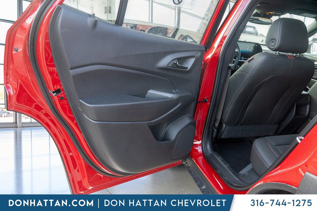New 2026 Chevrolet Trax RS w/ Sunroof Package FWD image 20