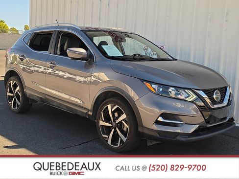 Used 2020 Nissan Rogue Sport SL image 1