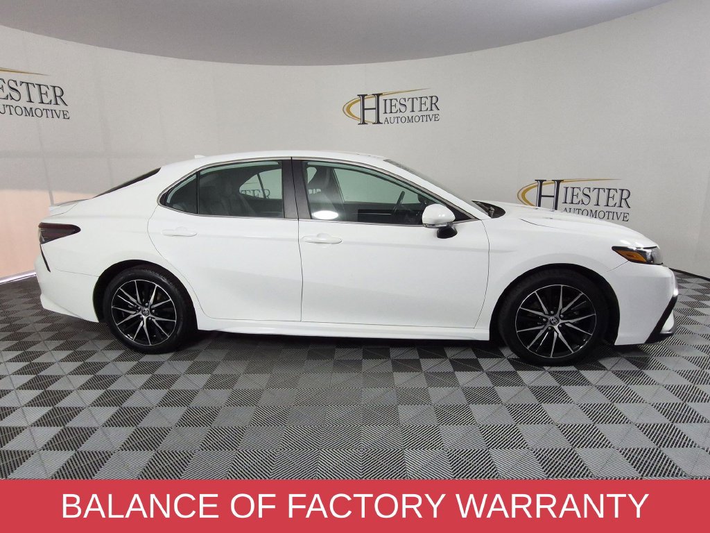 Used 2024 Toyota Camry SE FWD image 3