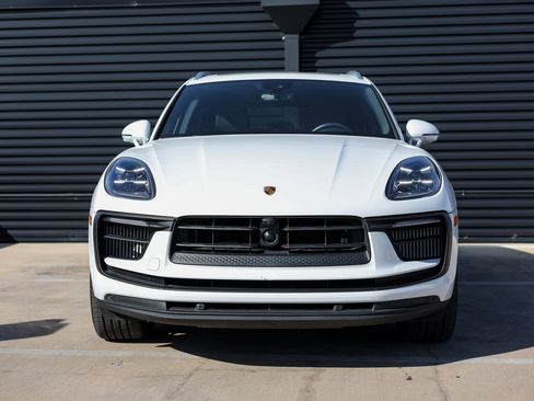 Certified 2024 Porsche Macan S image 12