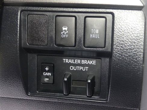 Used 2018 Toyota Tundra SR5 w/ TRD Off Road Package AWD/4WD image 36