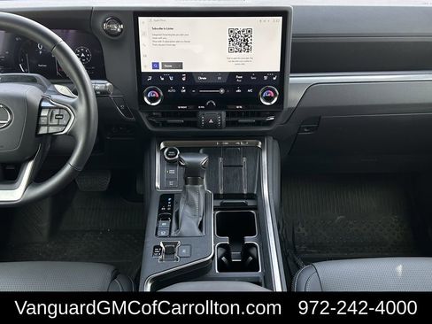 Used 2025 Lexus GX 550 w/ Accessory Package (2T) image 13