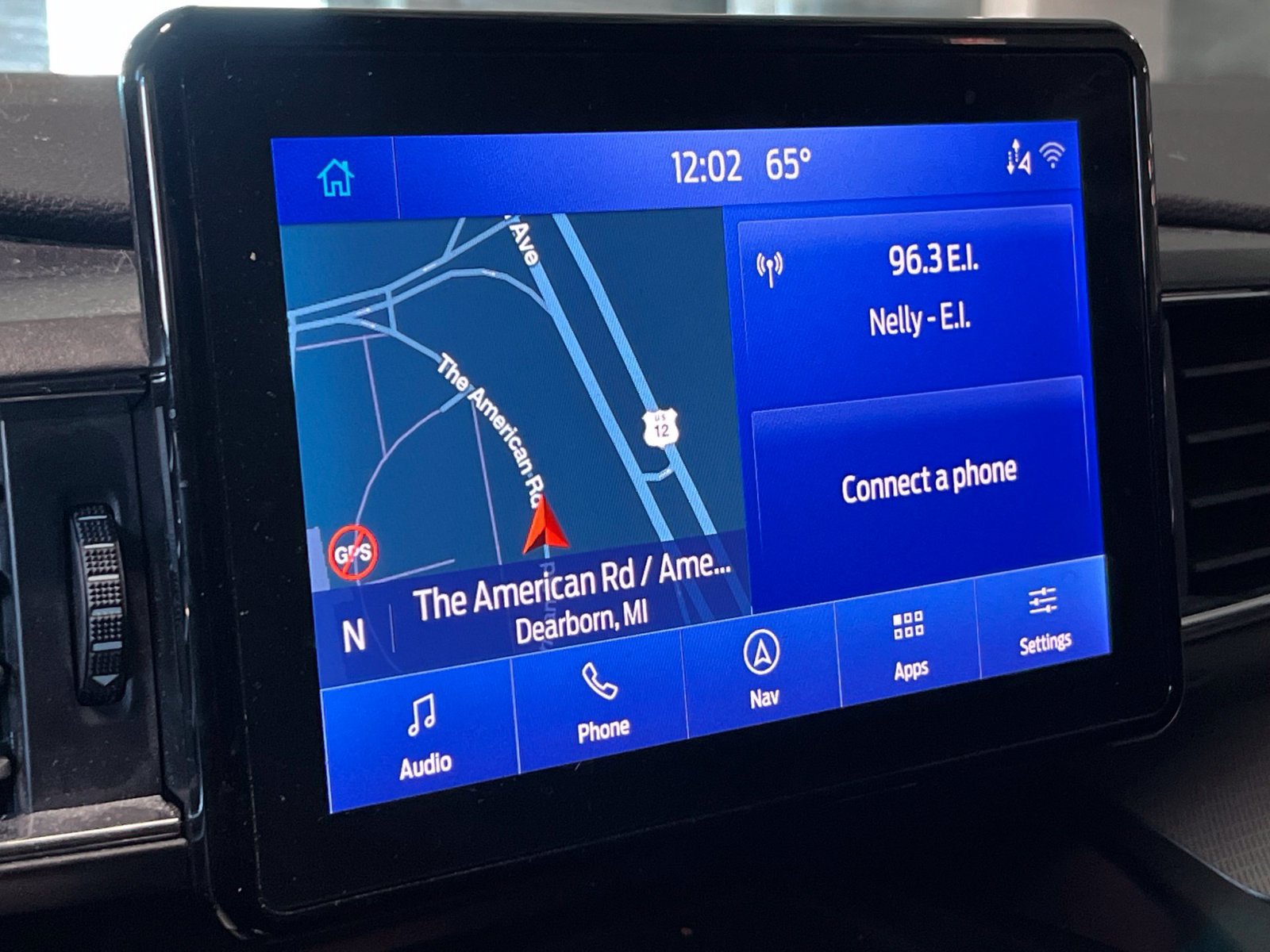 Used 2020 Ford Explorer XLT w/ Equipment Group 202A AWD/4WD image 21