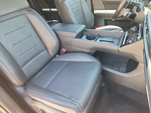 Used 2025 Hyundai Santa Fe Calligraphy AWD/4WD image 13