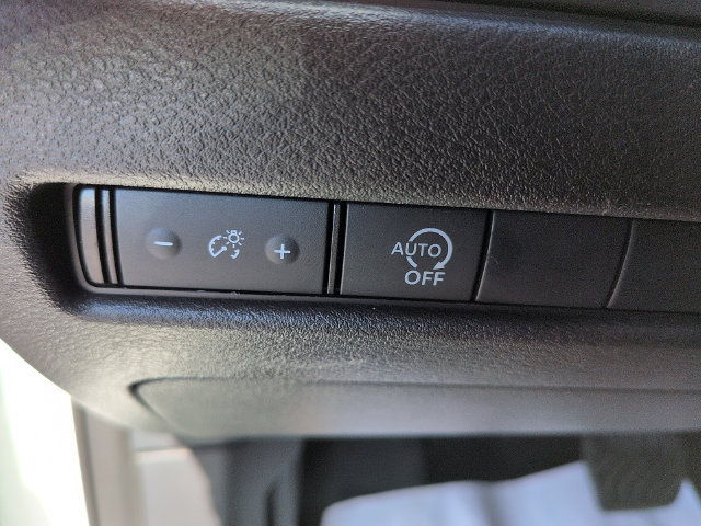 Used 2025 Nissan Rogue S FWD image 15