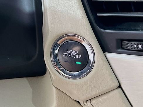 Used 2020 GMC Yukon XL Denali AWD/4WD image 16